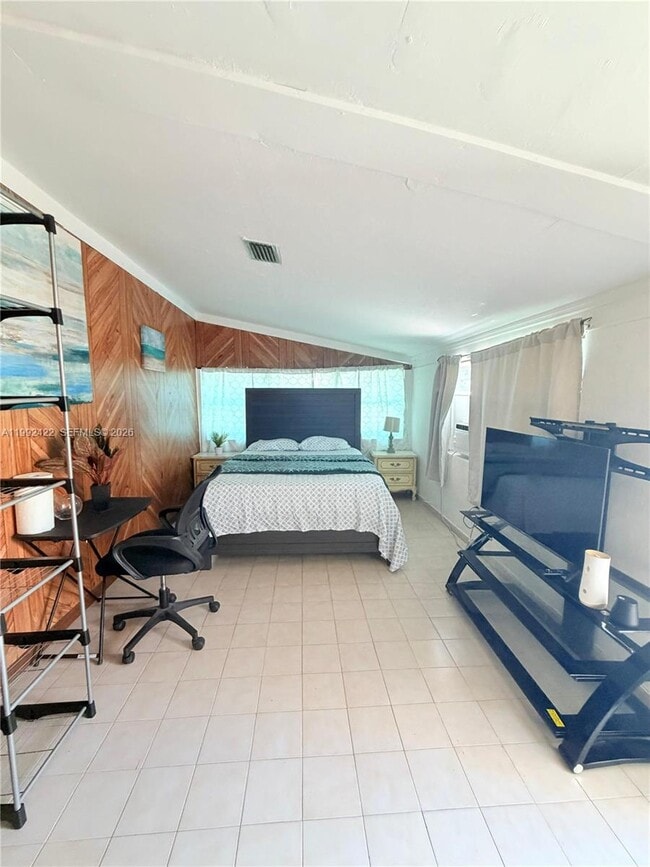 Building Photo - 19631 NE 12th Ct Unit EFF