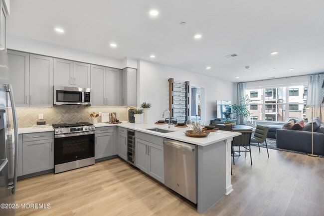 Photo - 2000 Schindler Dr