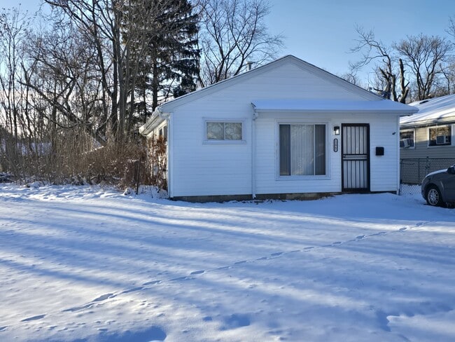 Building Photo - 12867 Westbrook St