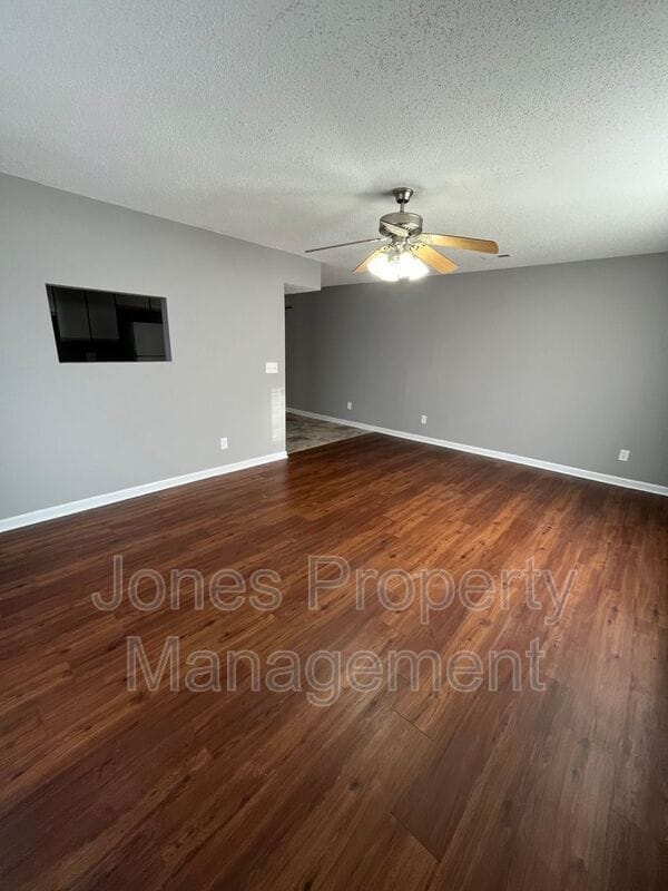 Photo - 810 Pine St