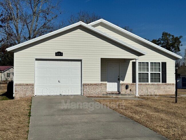 Photo - 302 SE Elm Loop House