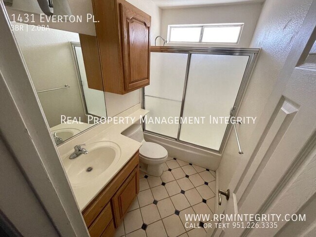 Photo - Riverside Condo close to University