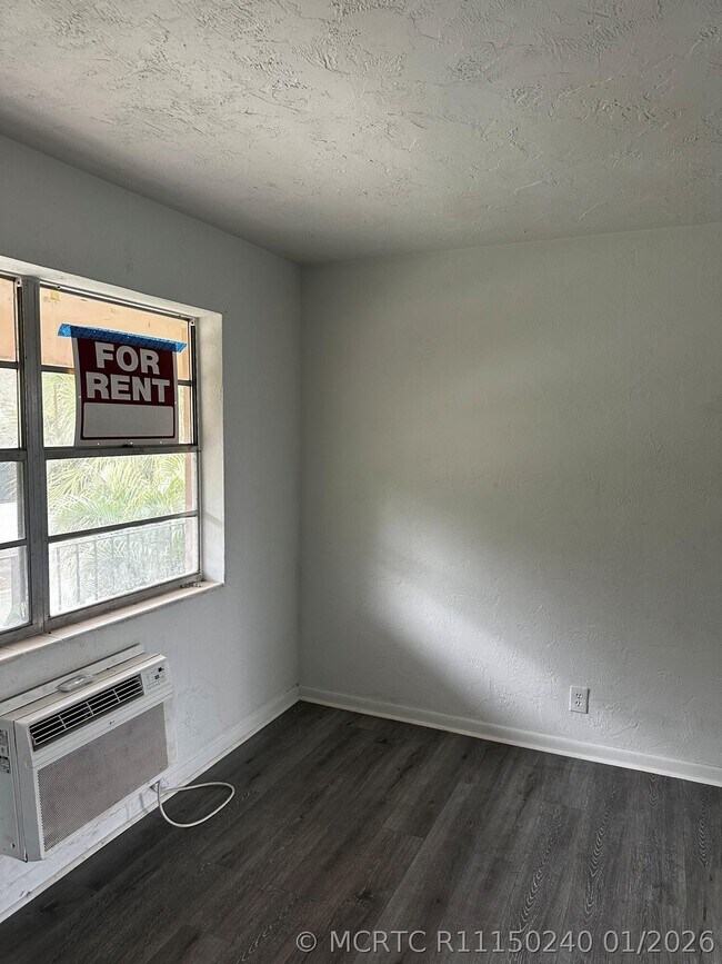 Photo - 1120 N Sapodilla Ave Unit 4