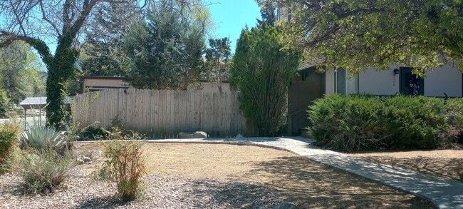 Photo - Charming Home Near the Prescott Square