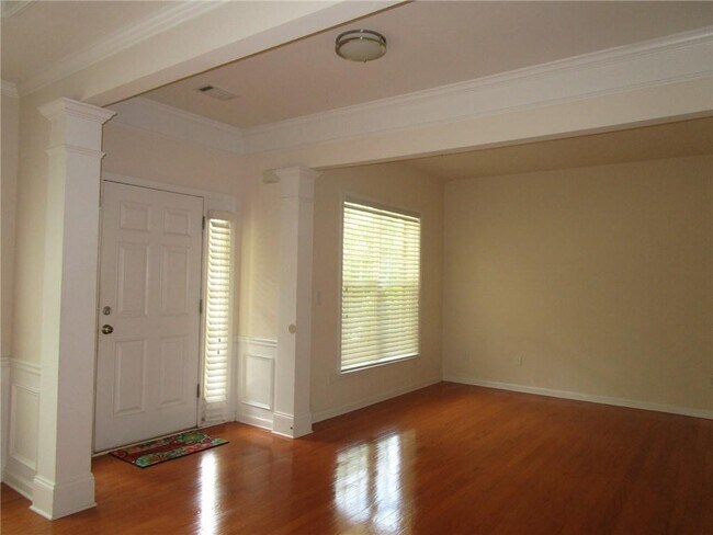 Photo - 2272 Young America Dr NE