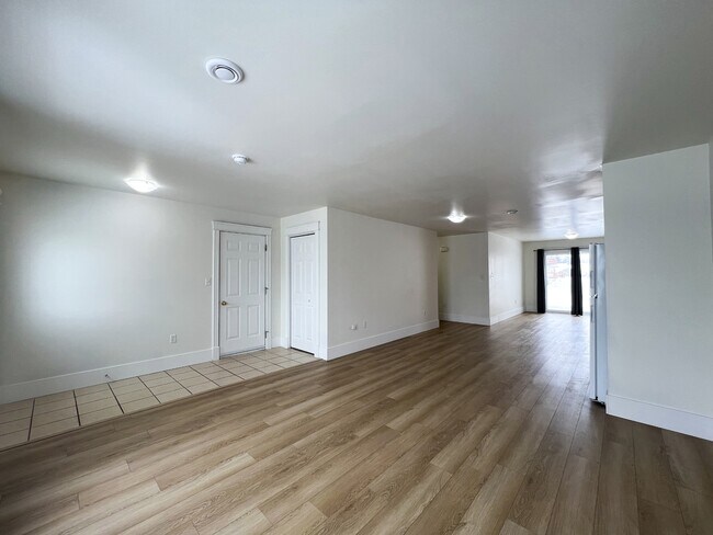 Photo - 10 Muttart Dr