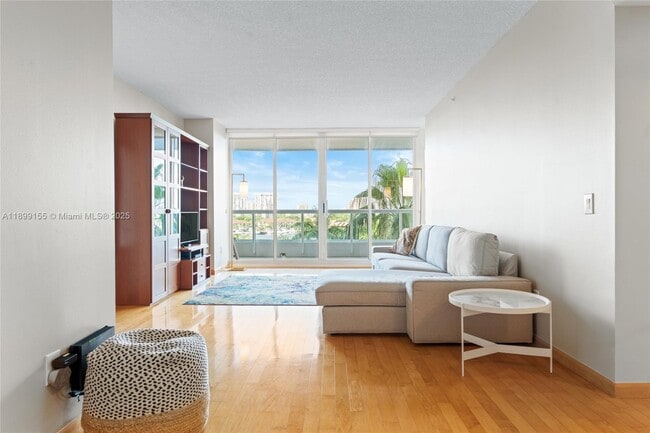 Building Photo - 21205 Yacht Club Dr Unit 707