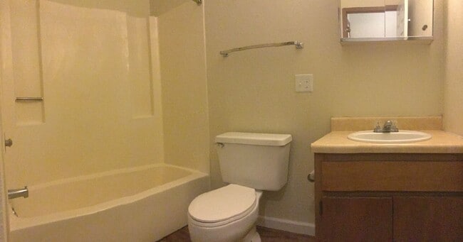 Photo - Marshfield Apartments Unit 102