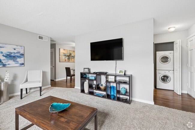 Duke, 2 habitaciones, 1.5 baños - 950 pies cuadrados - Área habitable - Chapel Tower - Students save up to 10%!