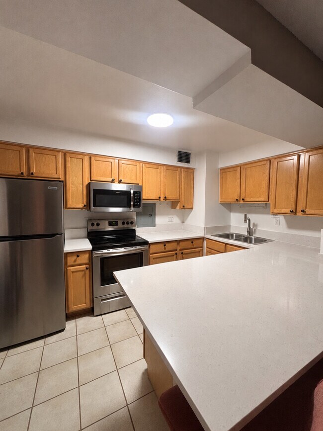 Photo - 6030 N Sheridan Rd