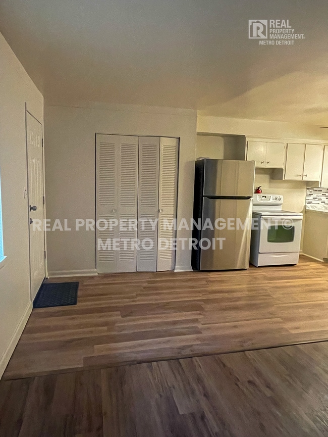 Photo - 4192 Drouillard St