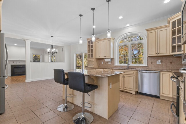 Photo - 5 Two Mile Hill Rd