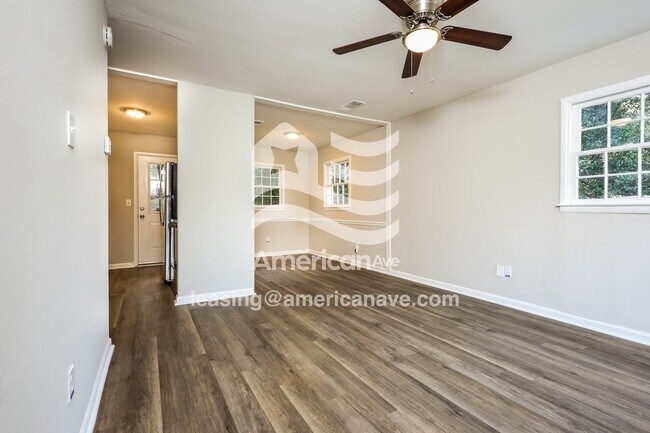 Photo - 4784 Gardiner Dr