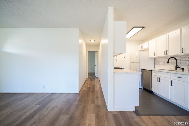 Photo - $2,900 / 2 BED / 1.5 BATH / 2 PARKING Condo in Ewa Gentry Unit 25U