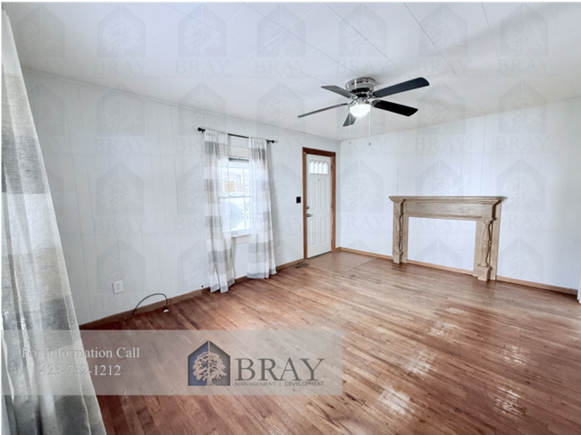 Photo - 911 Hopson St