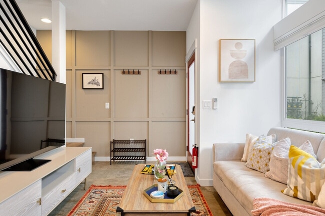 Photo - 620D 10th Ave E Unidad ID1094308P