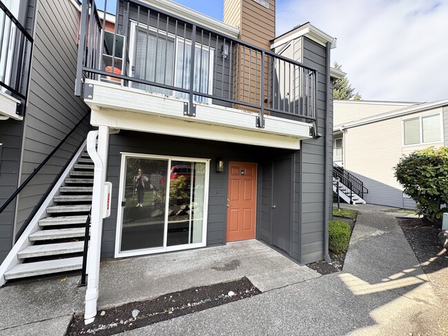 Building Photo - 2605 S 272nd St Unit 49