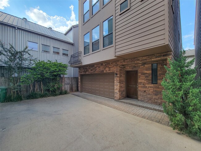 Photo - 1424 Wilson St