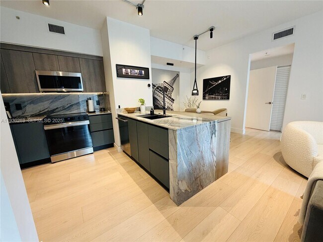 Photo - 7320 NW 114th Ave Unidad 103