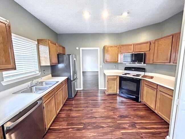 Photo - 1942 Waterford Pl