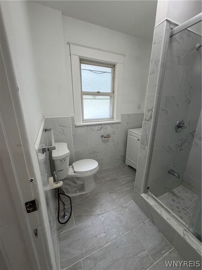 1533 La Salle Ave
