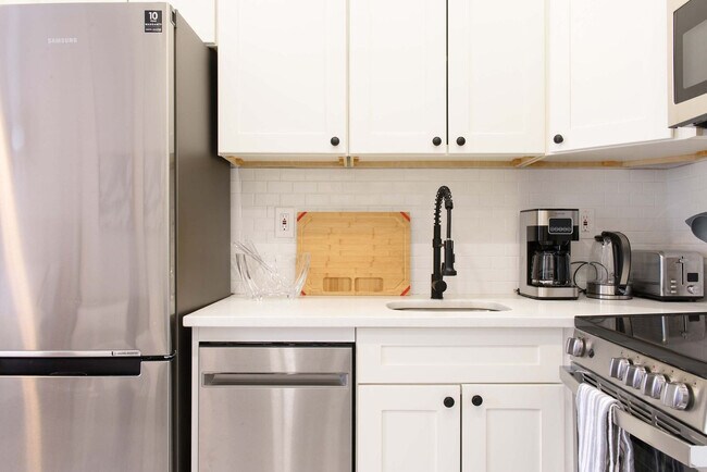 Photo - 240e E 75th St Unidad SI FL4-ID1021873P