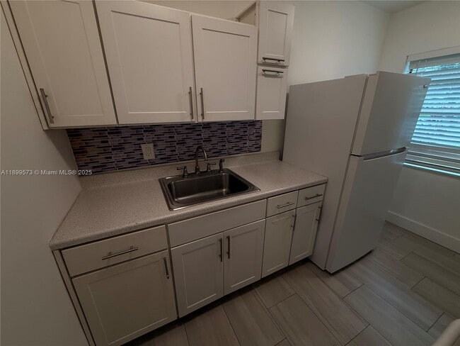 Photo - 930 SW 29th St Unit A-C