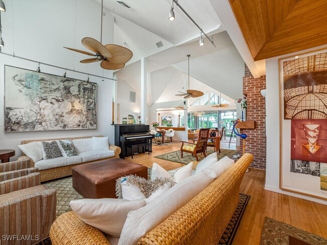 Photo - 883 Galleon Dr