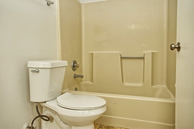 Building Photo - Single family home in Winter Park! Availab...