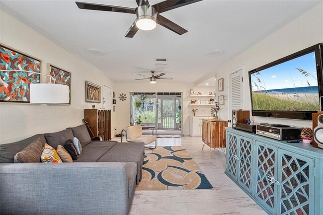 Photo - 2464 Lydia Way