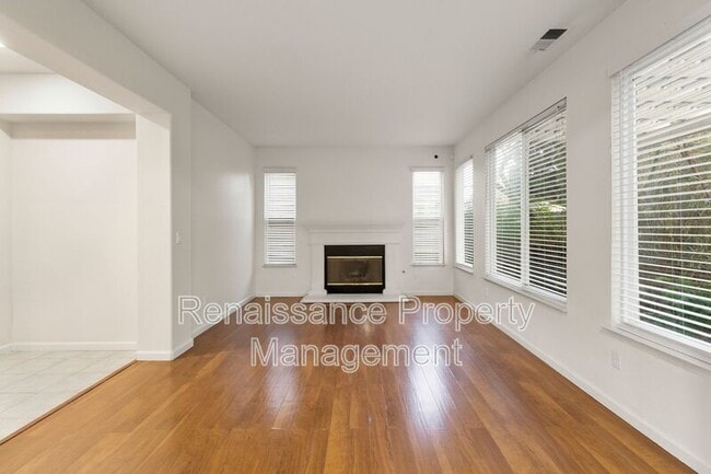 Photo - 492 Quail Run Cir