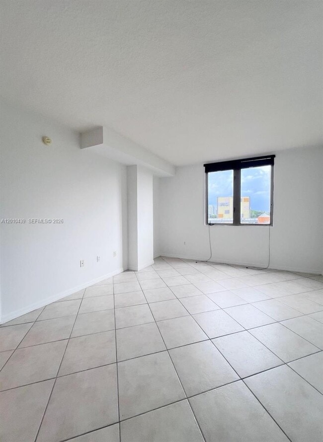 Photo - 2630 SW 28th St Unidad 49