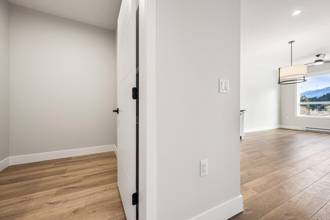 Photo - 5545-5545 Vedder Rd