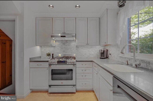 Photo - 2622 N Lexington St