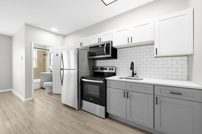 Building Photo - 4901 S Drexel Blvd Rental