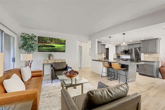 Photo - 2050 W Warm Springs Rd Unidad 3012