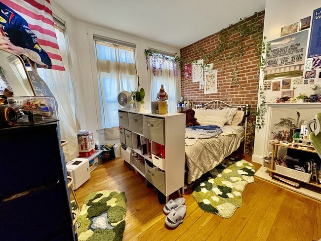 Building Photo - 235 Harvard Ave Unit 1