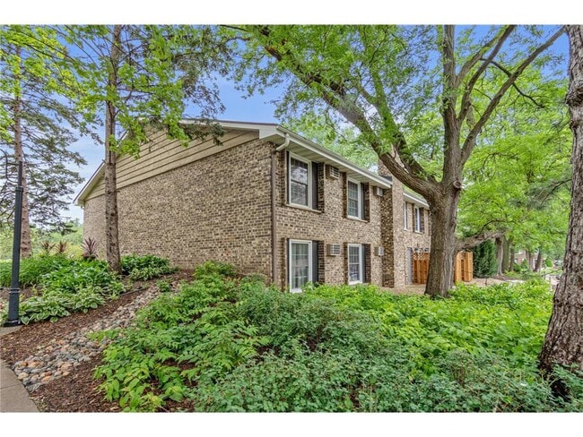 Photo - 4424 Cedar Lk Rd S