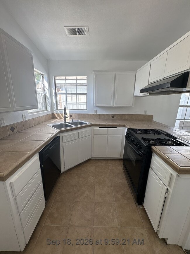 1432 E Babcock Ave