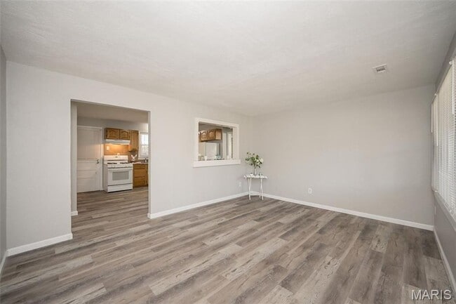 Photo - 9813 Winkler Dr