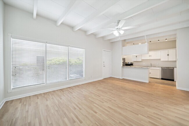Photo - 216 Marshall St