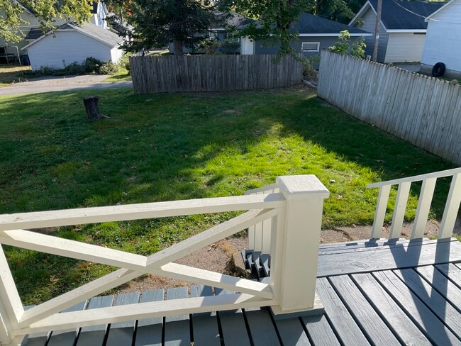 Photo - 111 N 8th Ave