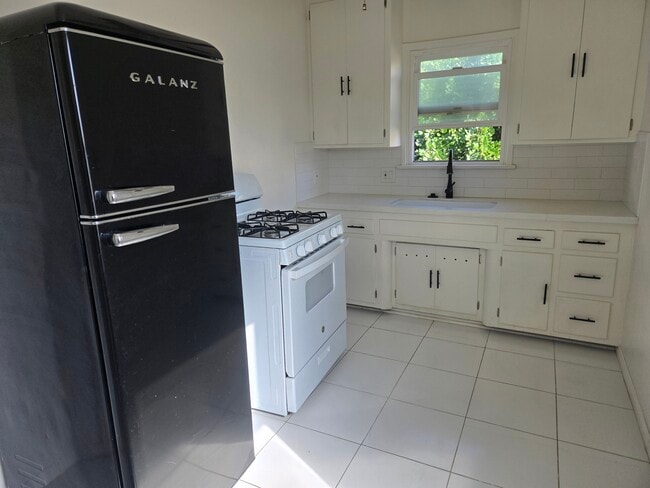 Photo - 1149 Ximeno Ave