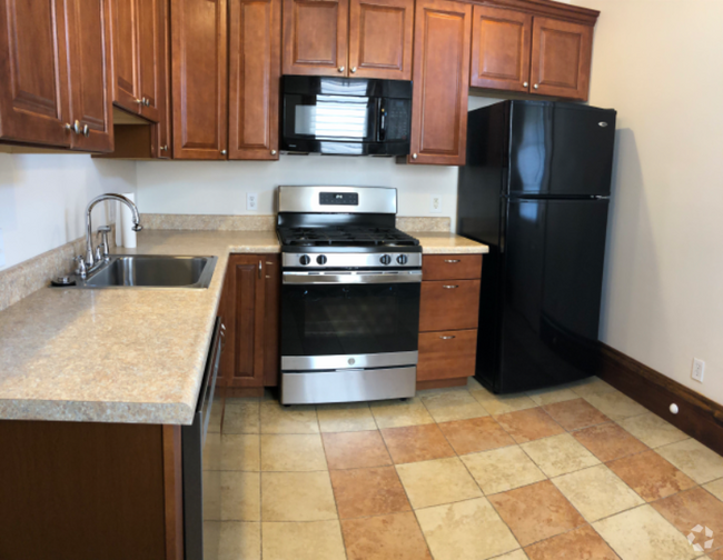 Building Photo - 156 Pearl St Unit 2 Rental
