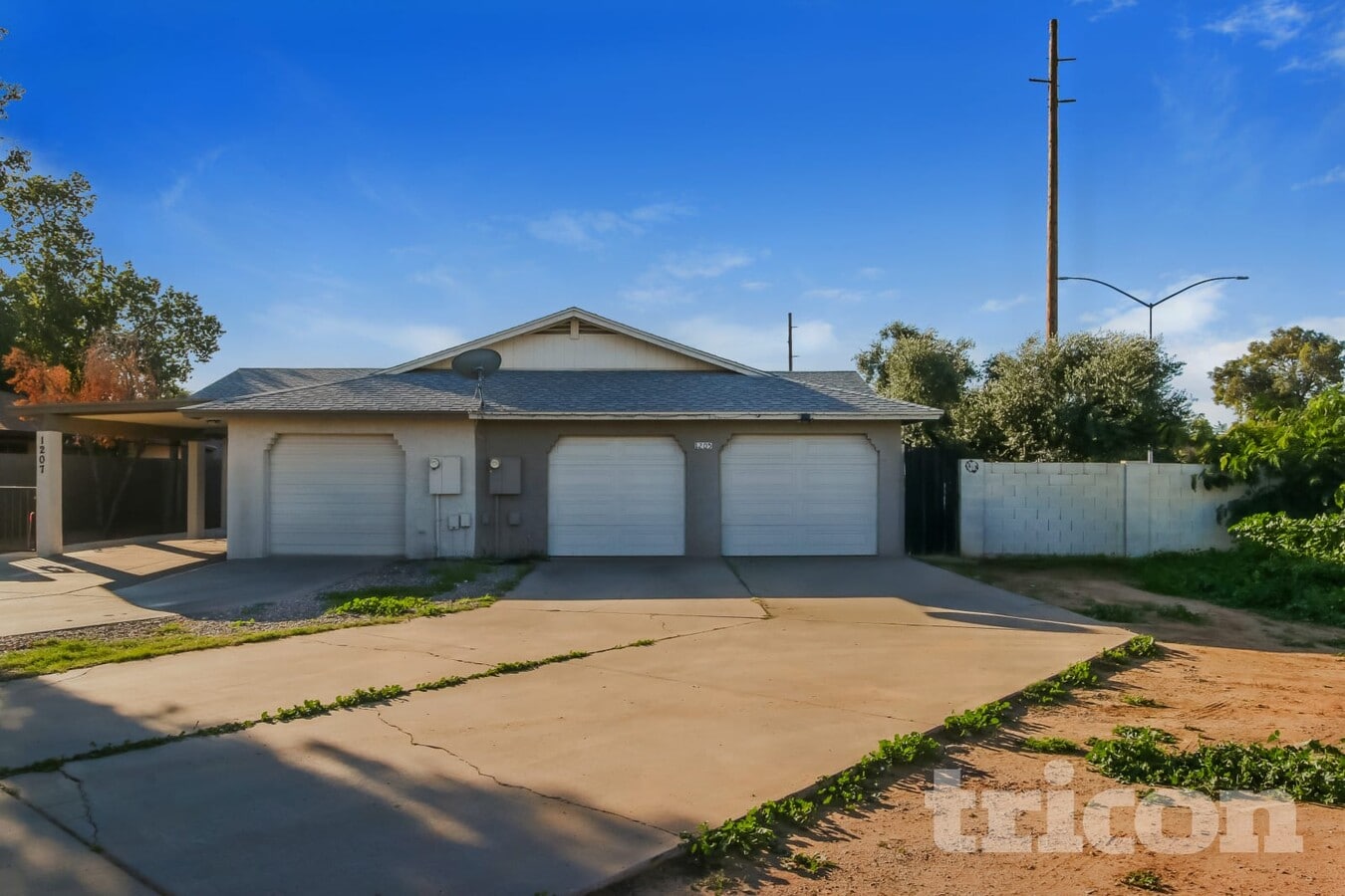 Photo - 1205 E Grove Cir