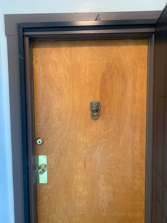 Building Photo - LMAWood Unit 4 Rental