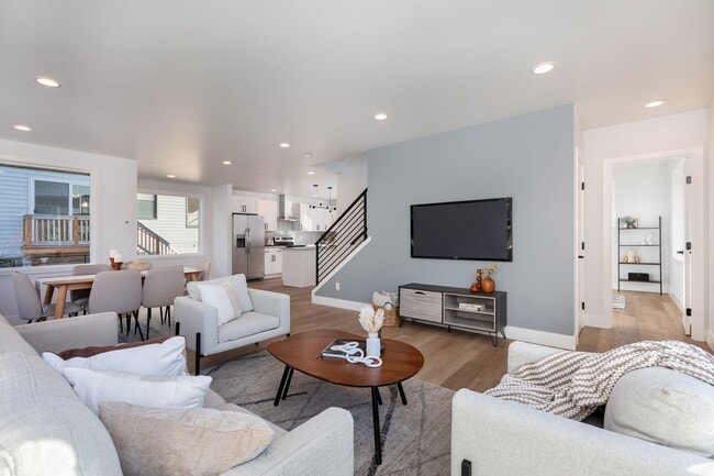 Photo - Ballard Living: Contemporary 5BR, 3.5BA Top-Level Unit!!