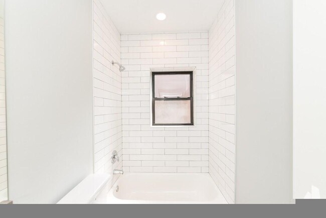 Photo - 1 bedroom in Chicago IL 60614 Unit 2105-3