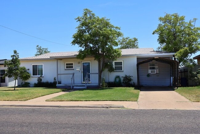 Building Photo - 1600 Doran Dr Rental