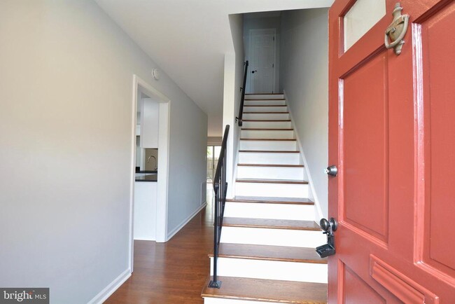 Photo - 8115 Kingsview Ct Townhome